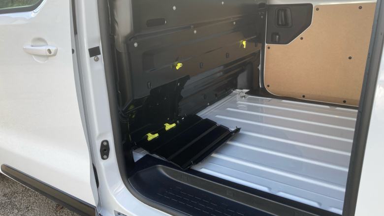 Peugeot Expert L1 Diesel 1.5 BlueHDi 120 Asphalt Van